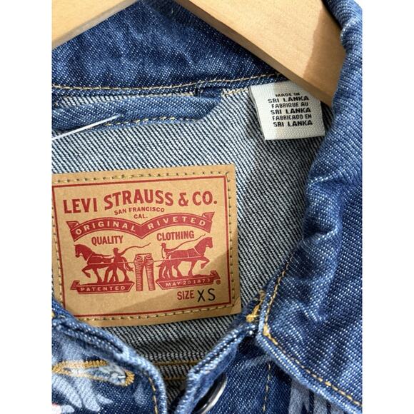 NEW Levis Limited Ed Handmaids Tale Ex-Boyfriend Denim Trucker Jean Jacket XS - Picture 4 of 7